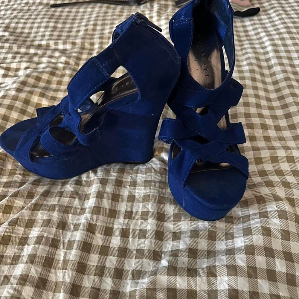 Madden Girl Women's Blue Wedges size 6